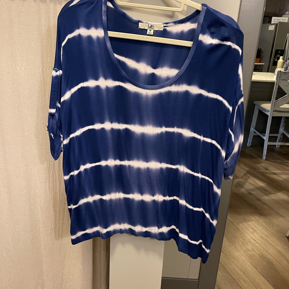 Blue tie dye top